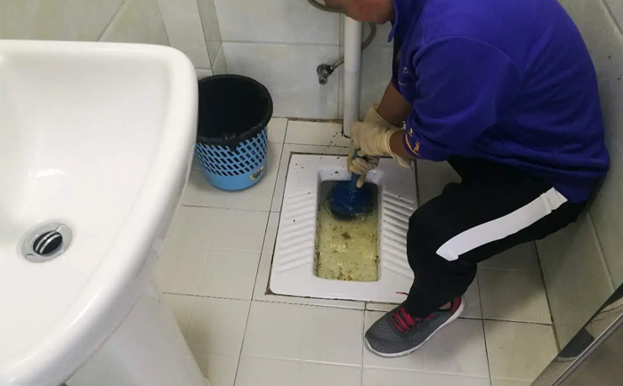 让胡路疏通蹲坑